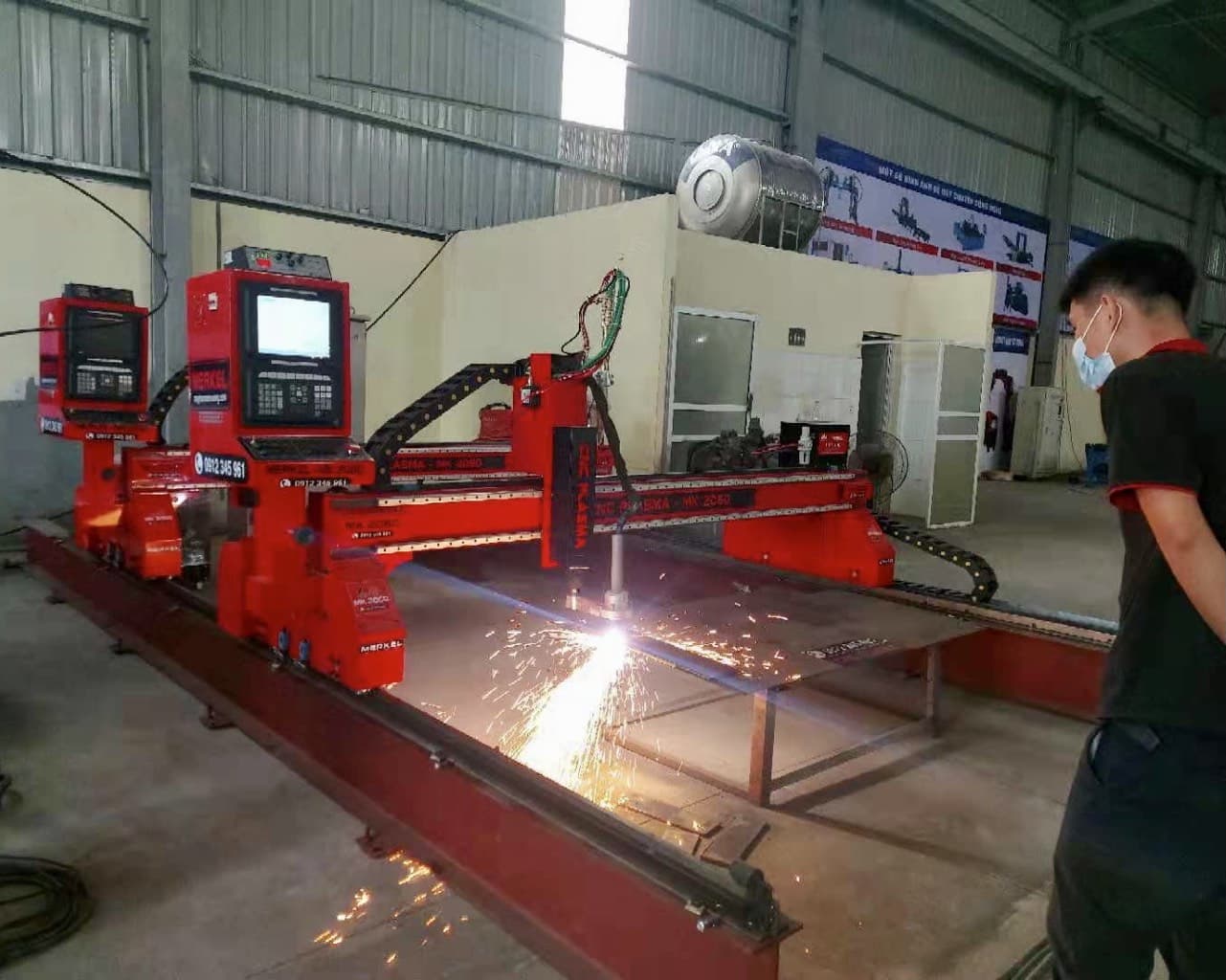 Máy cắt cnc
