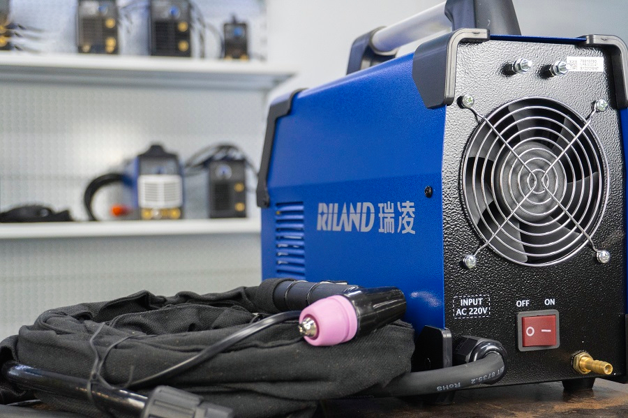Máy cắt Plasma CUT 60CT Riland