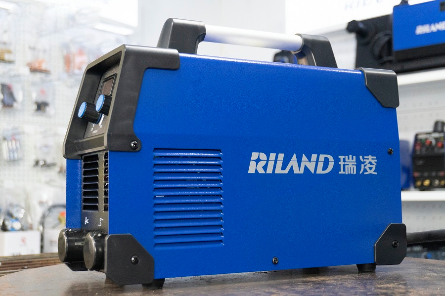 Máy cắt Plasma CUT 60CT Riland