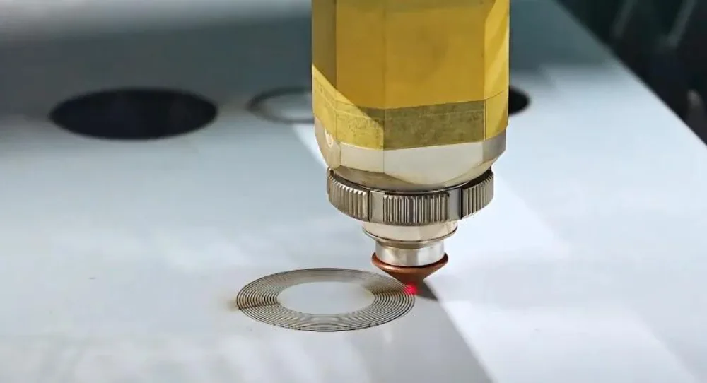 Cách chỉnh tiêu cự máy cắt laser