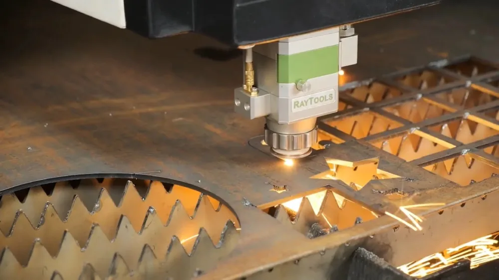 Các yếu tố ảnh hưởng đến giá máy cắt sắt CNC laser