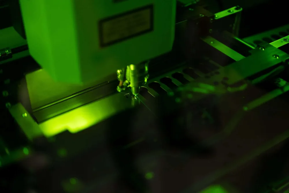 Ứng dụng laser trong cắt kim loại
