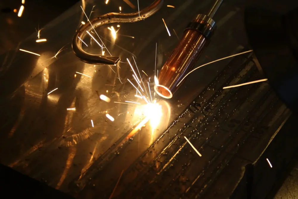 Ứng dụng laser trong cắt kim loại