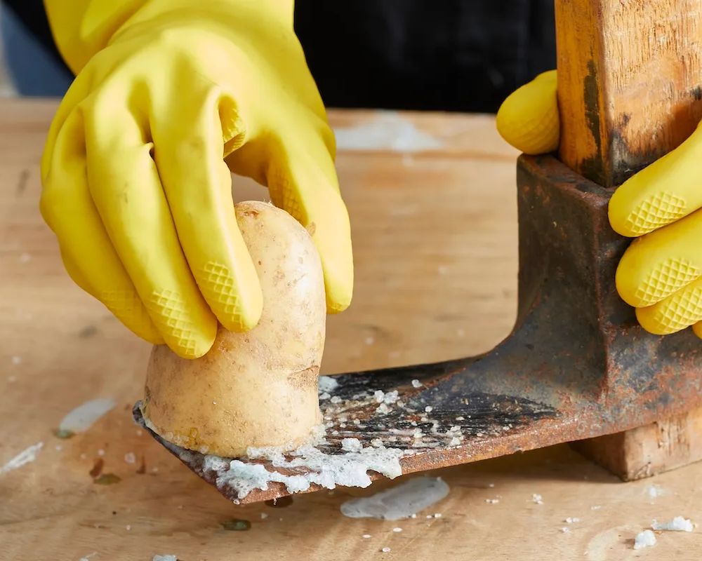 Các cách tẩy rỉ sét trên kim loại